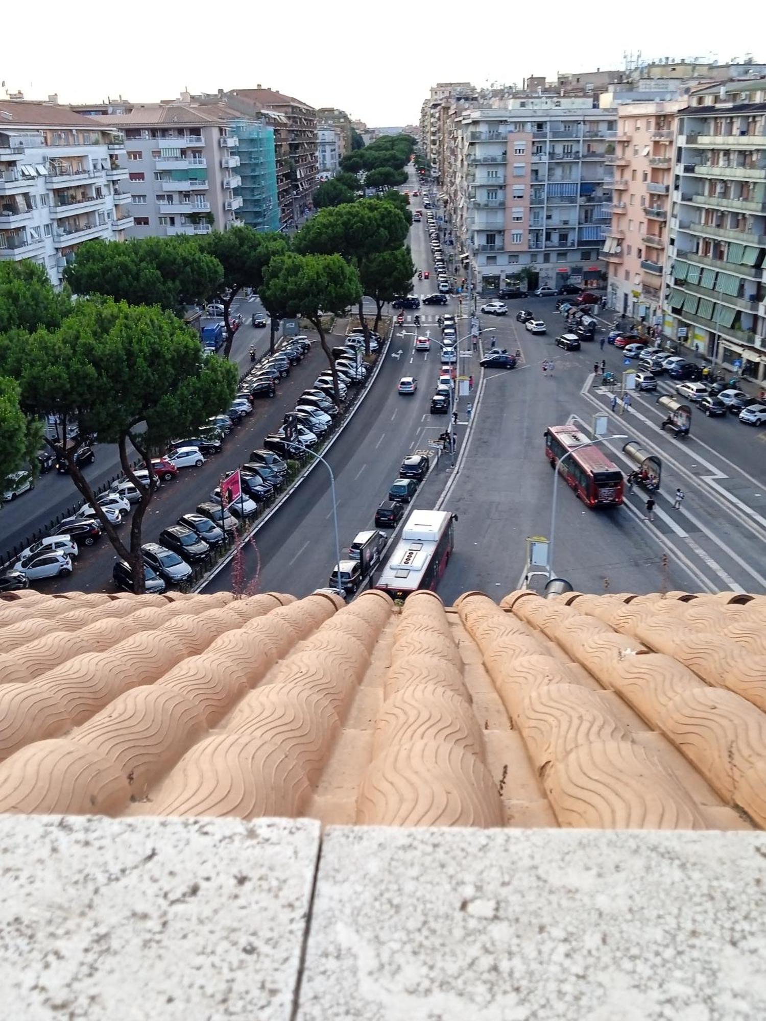 Apartamento Attico Luminoso Terrazza Metro A Aria Cond Wifi *